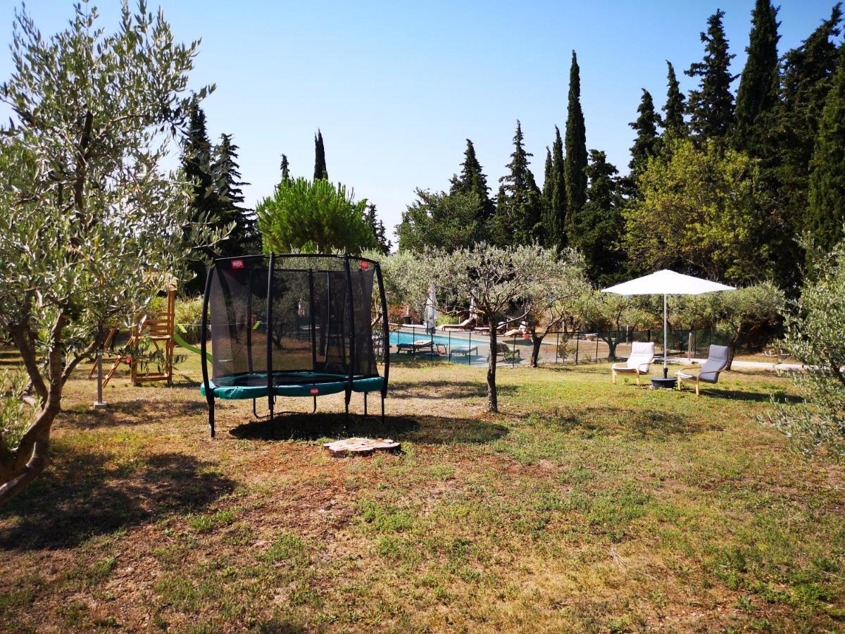 Aparthotel La Bastide Du Limon Mormoiron Exterior foto
